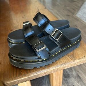 Dr Martens Sz 8 sandals
